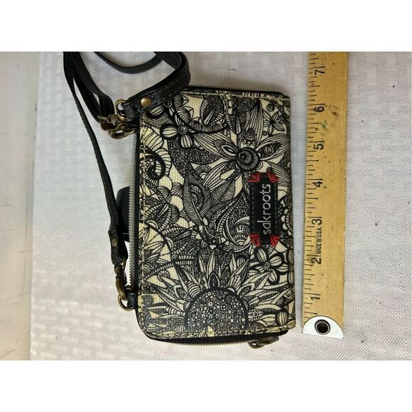 Sakroots crossbody wallet black gray flowers wristlet 4"x6" - Picture 3 of 5